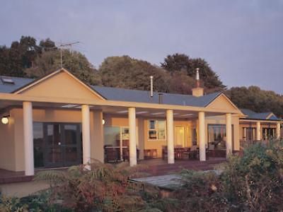 Stewart Island Lodge Oban  ภายนอก รูปภาพ