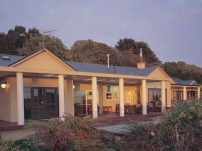 Stewart Island Lodge Oban  ภายนอก รูปภาพ